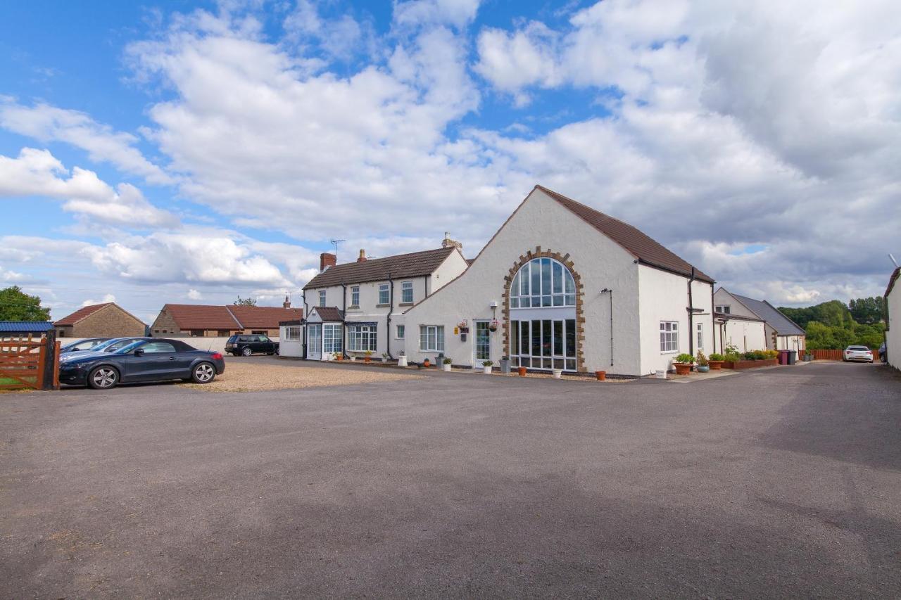 Whitton Serviced 4* Chesterfield
