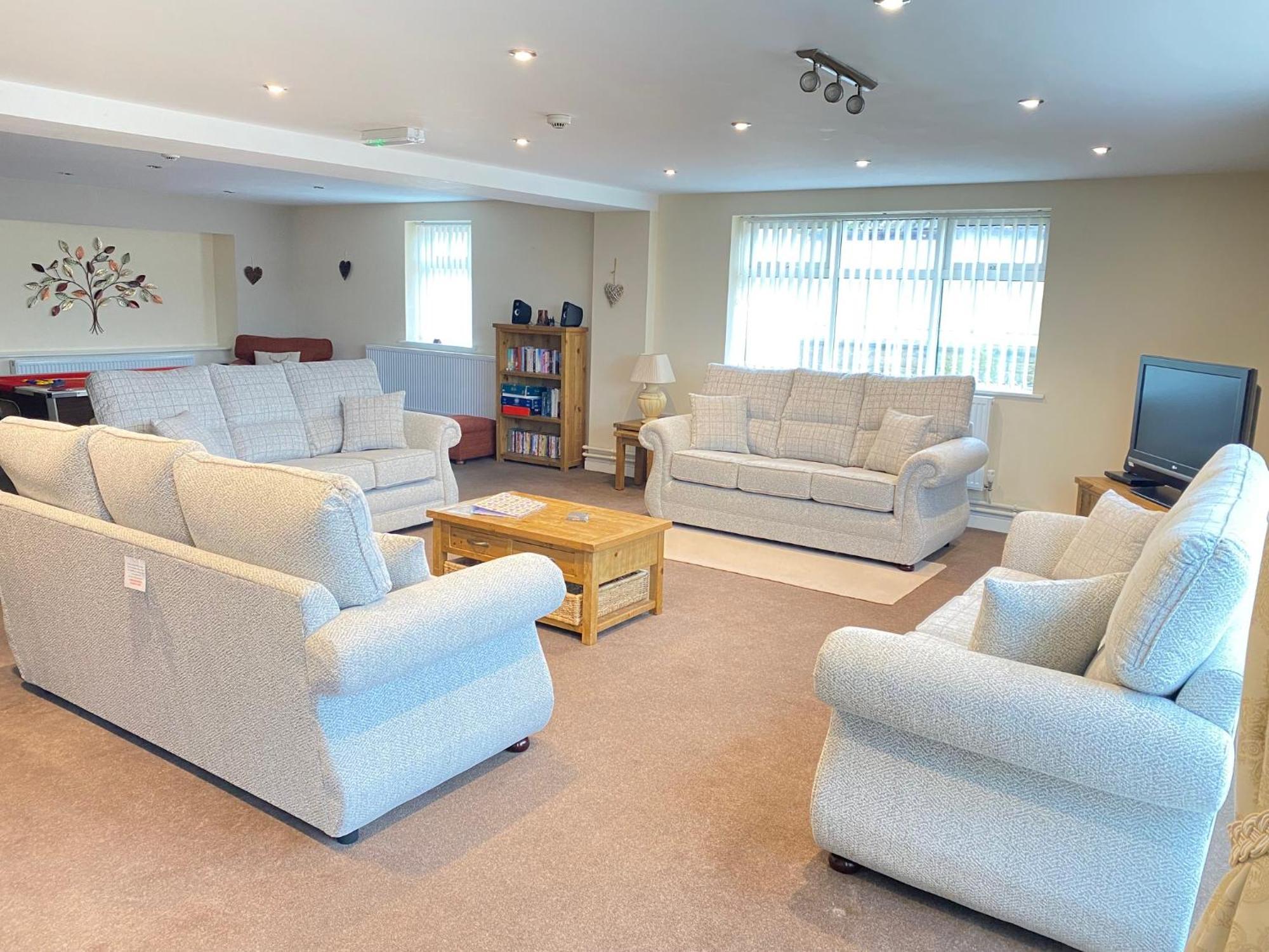 Whitton Serviced 4* Chesterfield