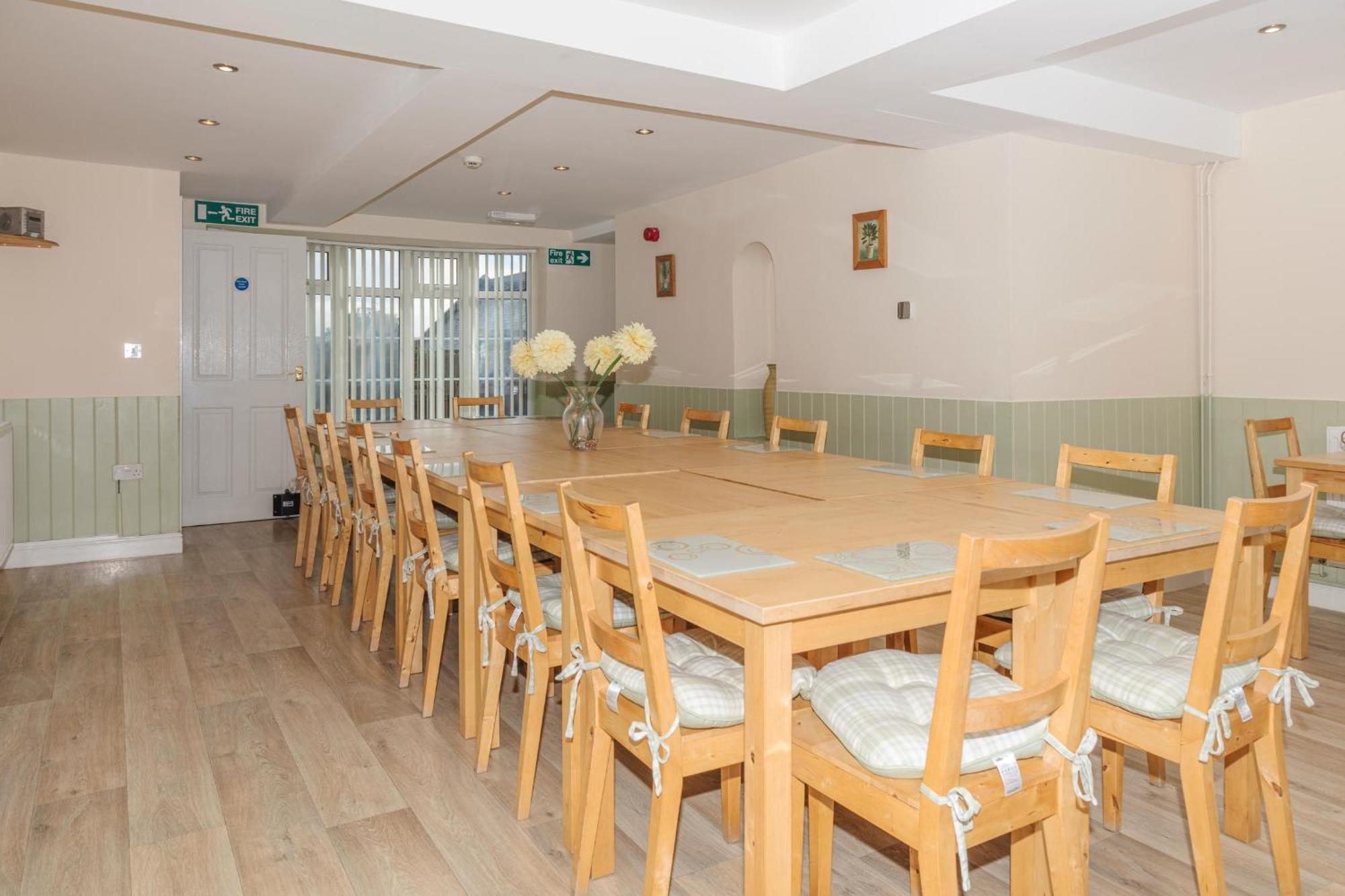 Couette-café Whitton Serviced 4*