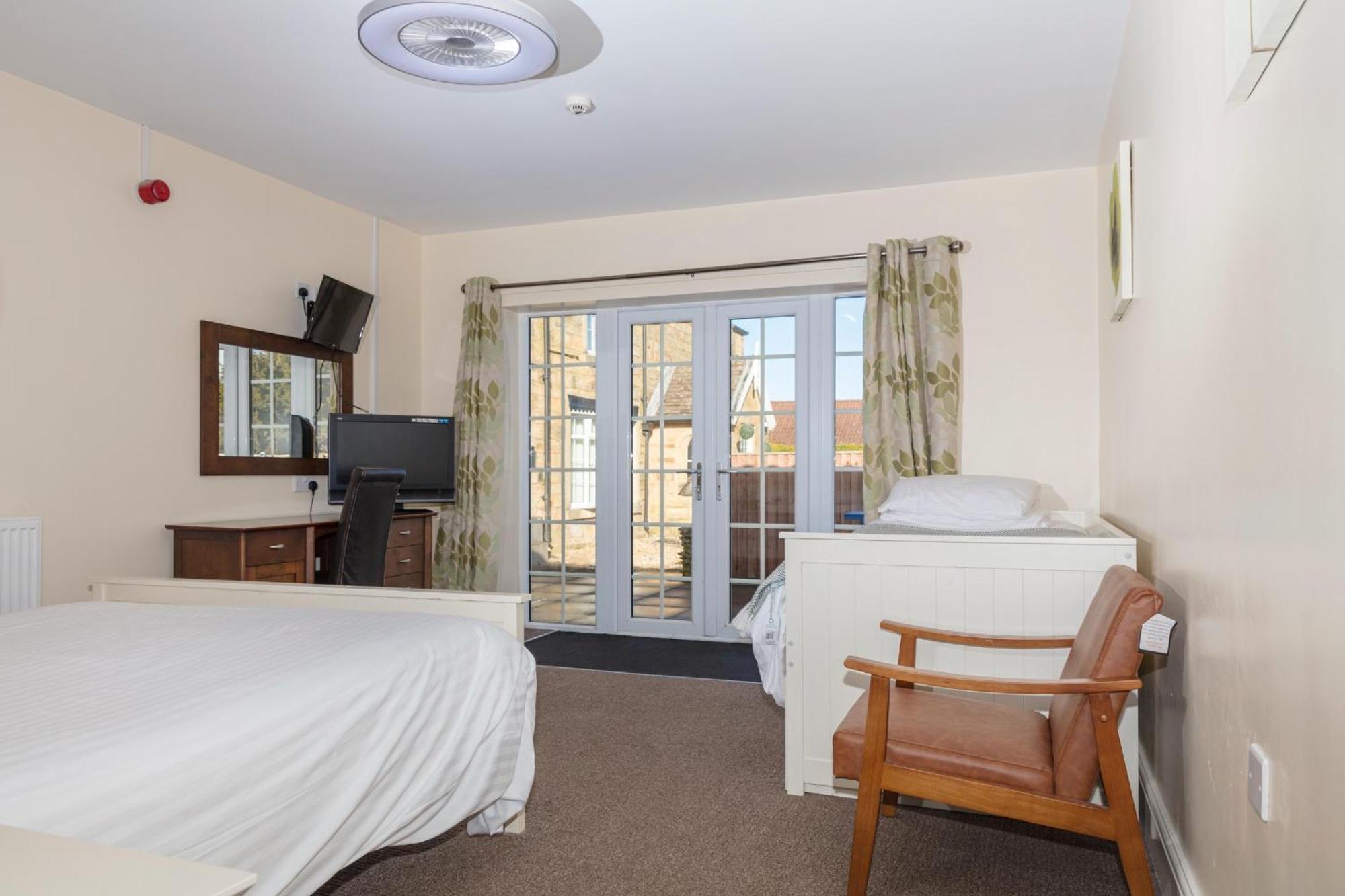 Couette-café Whitton Serviced 4*