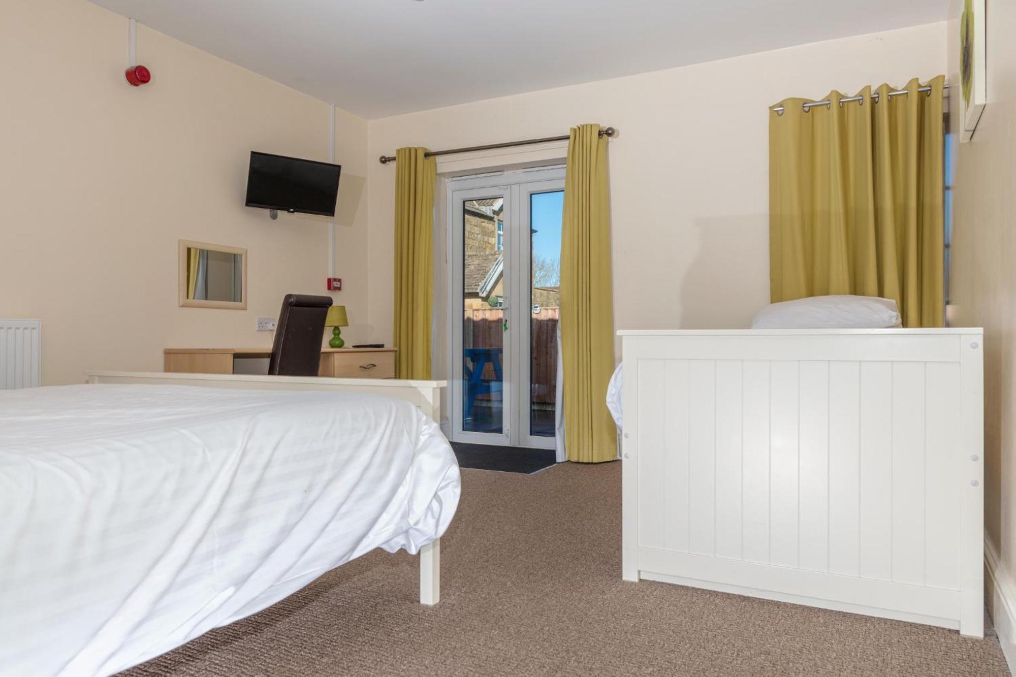 Whitton Serviced 4* Chesterfield